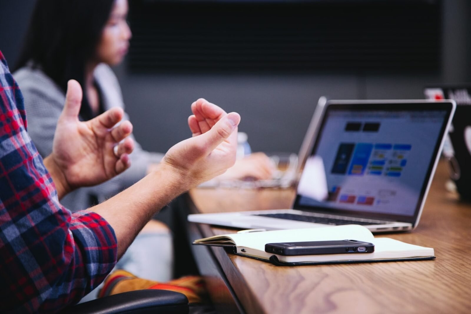 B2B Πωλήσεις Online: Πώς να Χτίσετε μια Ιστοσελίδα που Πείθει Επιχειρήσεις-Πελάτες